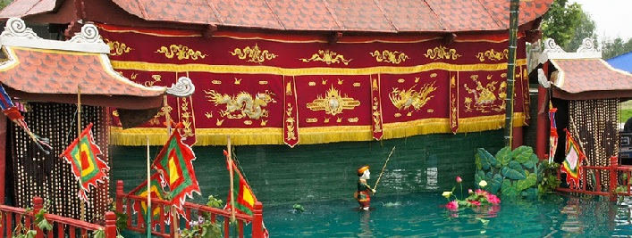 Spectacle des marionnettes sur l'eau au Vietnam