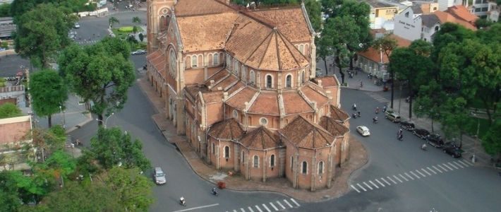 Visite la Cathédrale de Saigon